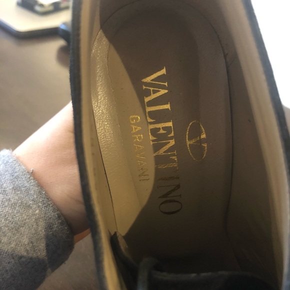 Suede Valentino Garavani ankle bootie - Picture 8 of 9